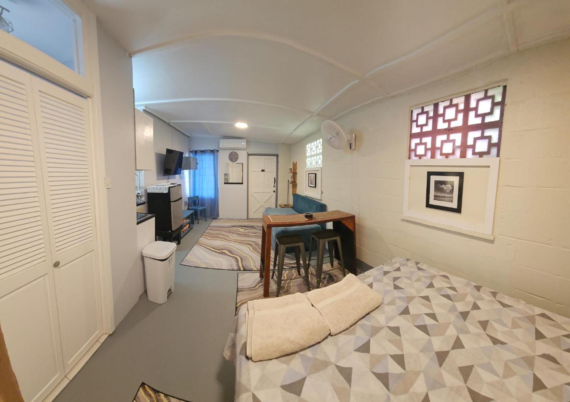 Gloria'S Mini Hideaway Apartment Крайст Чърч Екстериор снимка