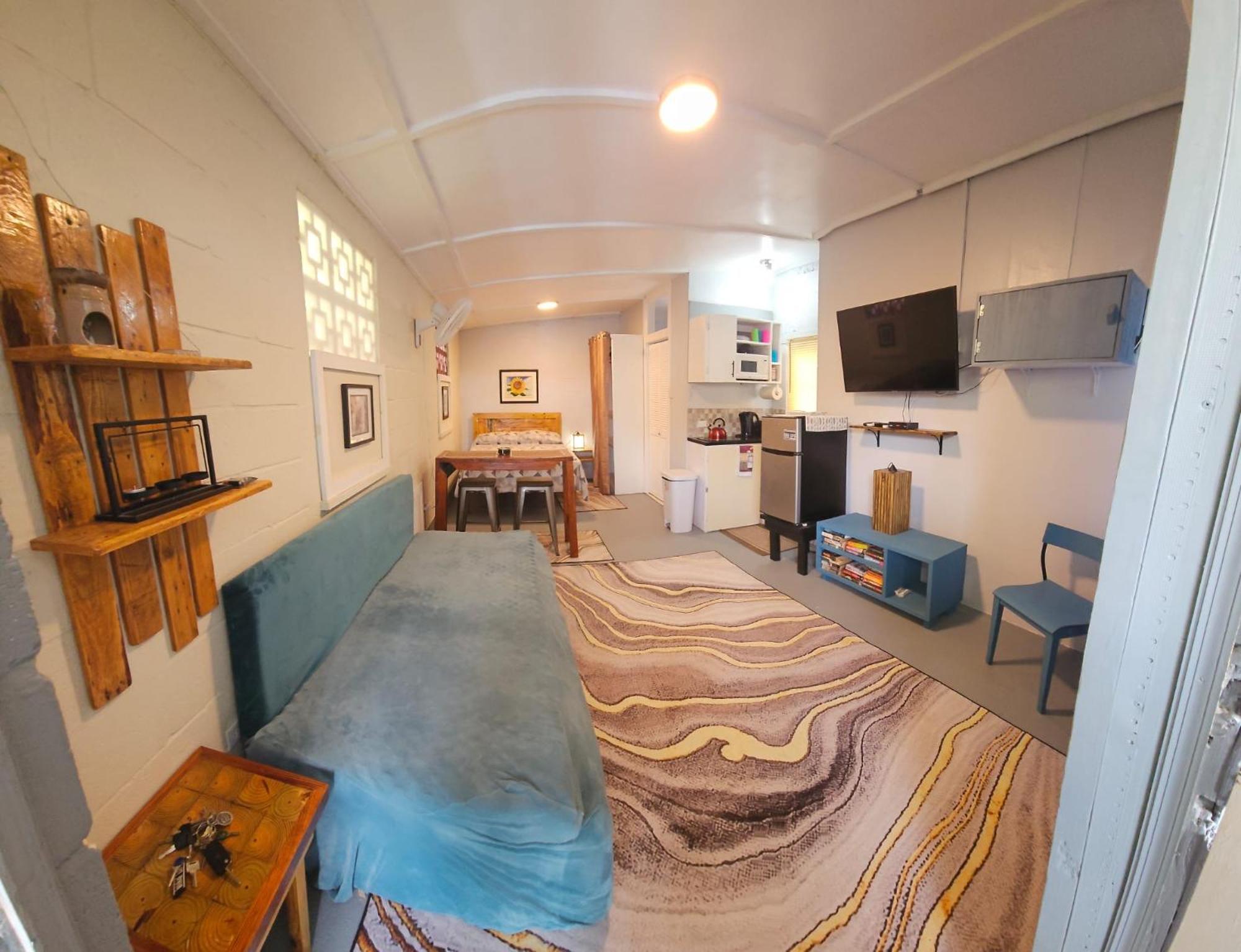 Gloria'S Mini Hideaway Apartment Крайст Чърч Екстериор снимка